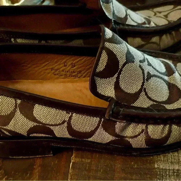 Coach loafers 6 womens Gorgeous. Classic coach emblem made in Italy jacquard - Picture 2 of 8